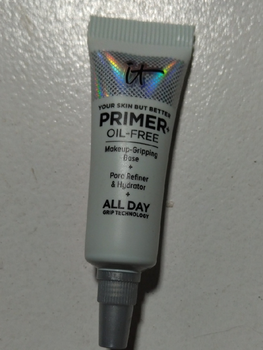 it cosmetics White Oil-Free Primer Tube with Holographic Logo